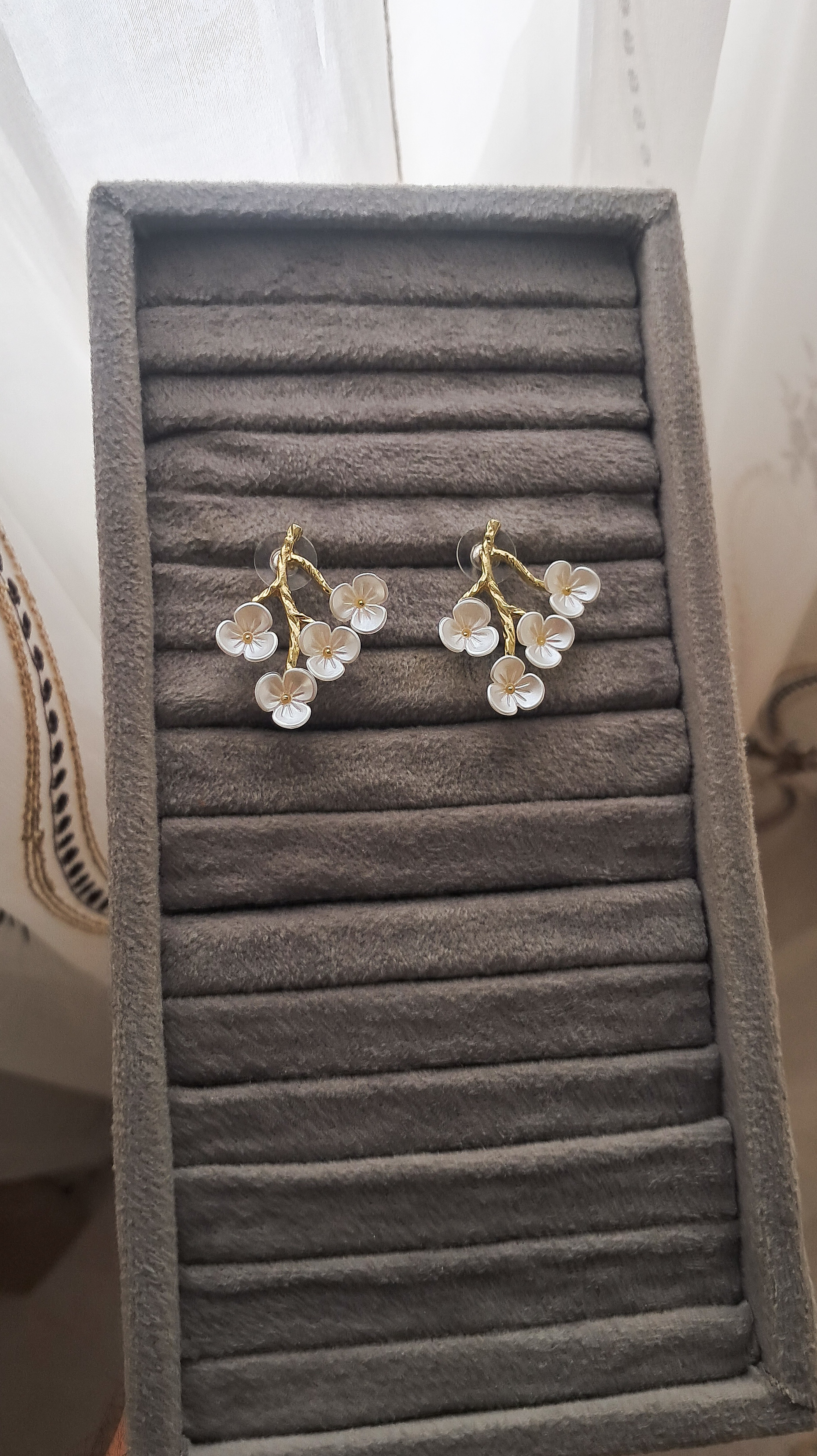 گوشواره بابونه