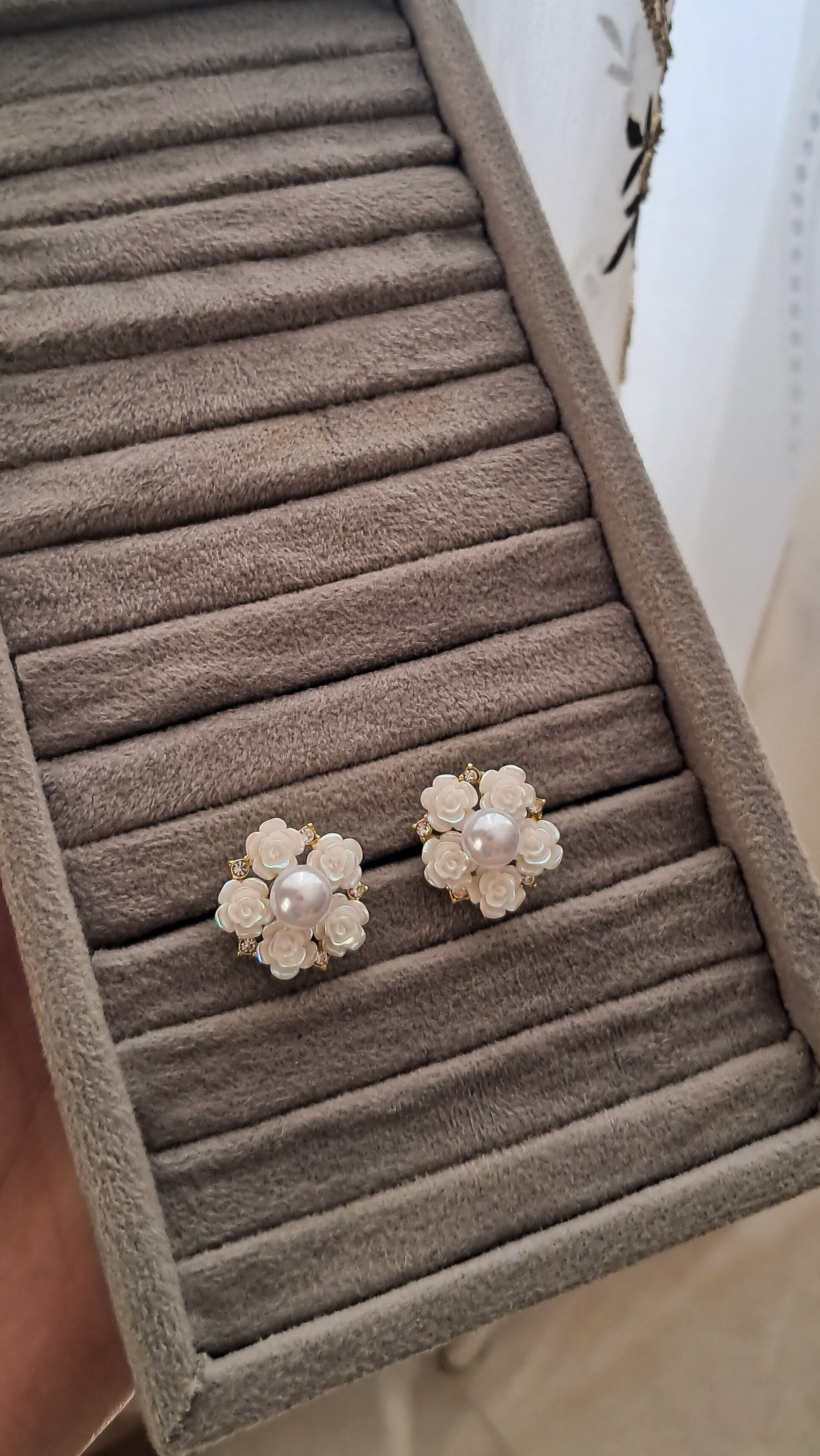 گوشواره میخی